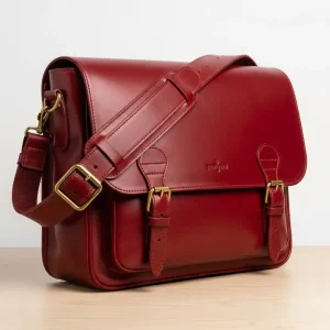 besace artisanale femme en cuir rouge