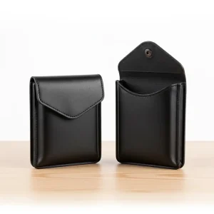 Blague à tabac noir en simili cuir