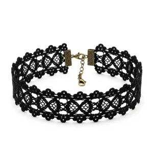 Collier ras du cou en dentelle fine