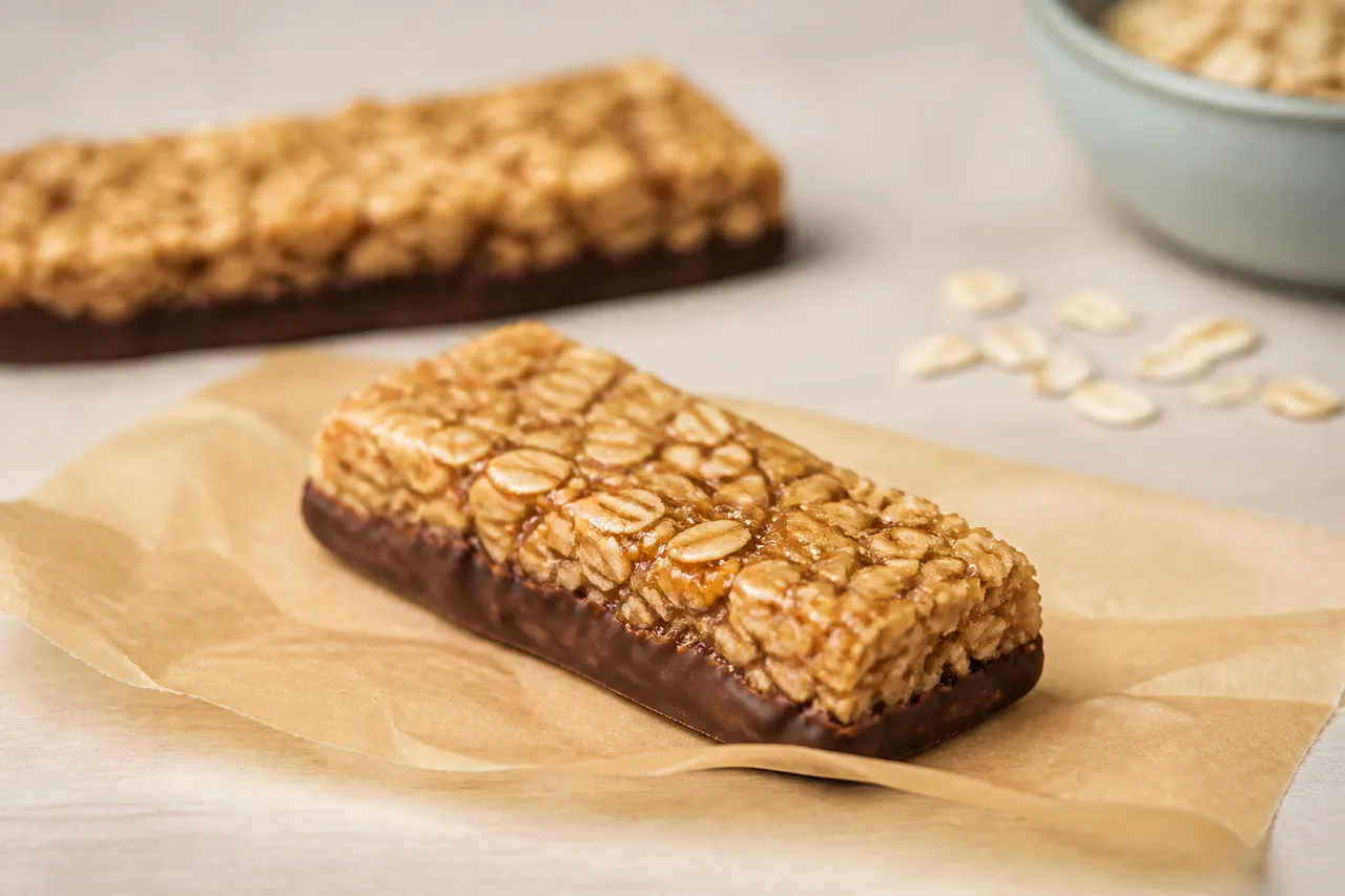 Barre de céréales maison à l'avoine et chocolat noir